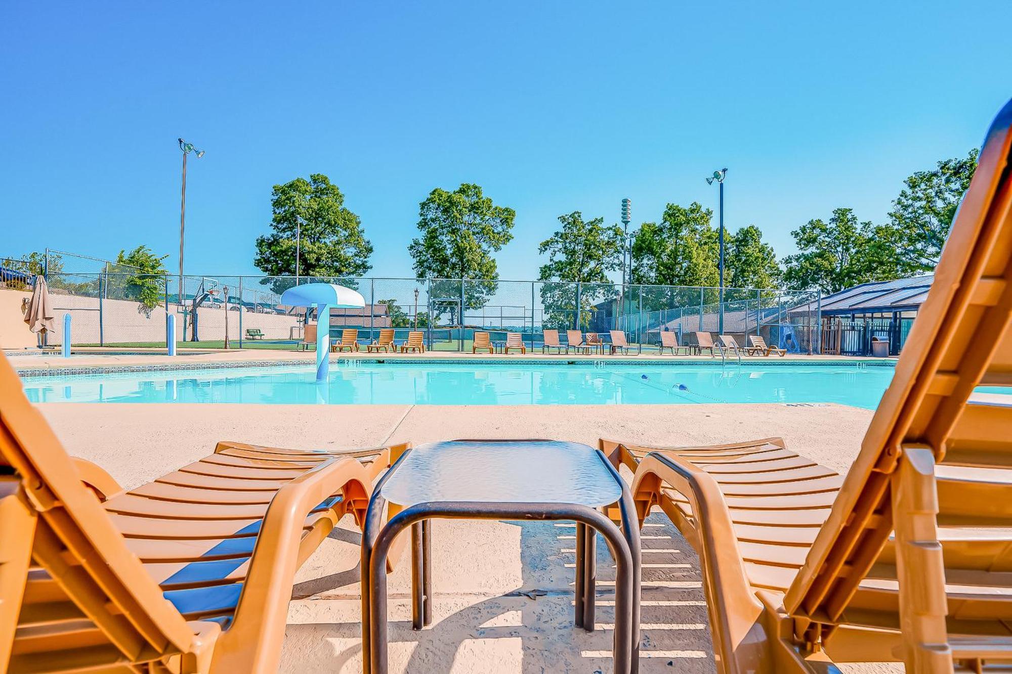 Couples Paradise & Retreat On The 18Th Бренсон Номер фото