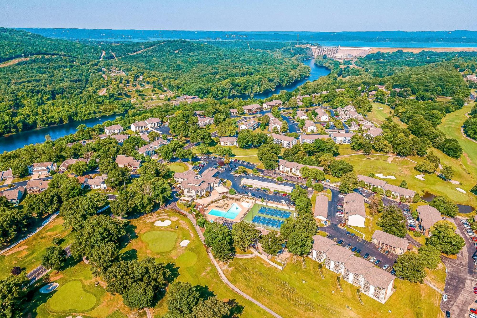 Couples Paradise & Retreat On The 18Th Бренсон Номер фото